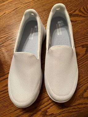 Skechers Women’s White Slip-On Mesh Loafers